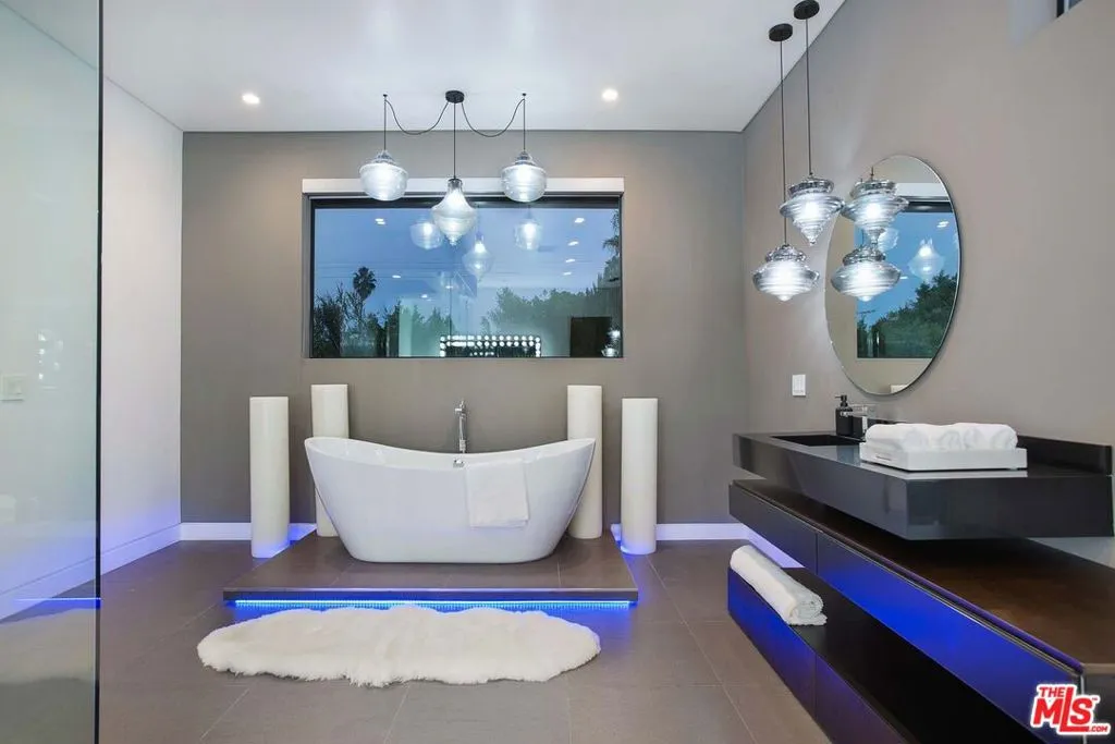 630 N Martel Avenue, Los Angeles, California 90036 home-pic-10